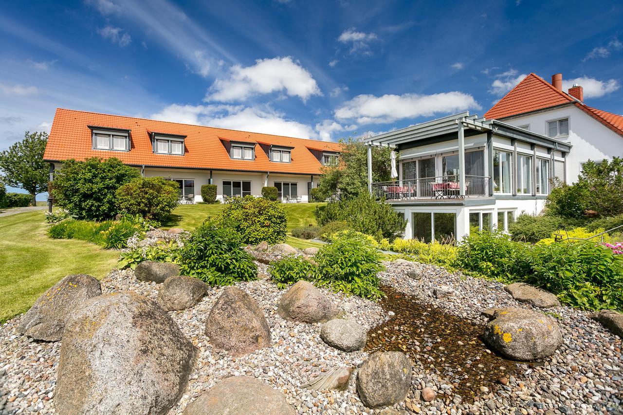 H.W.S. Hotel Der Wilde Schwan Sagard Exterior photo